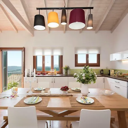 בית נופש Lavender Cottage. *